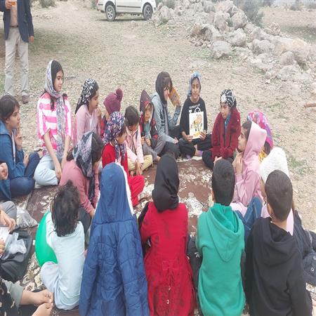 اجرای طرح پیاده روی با کتاب